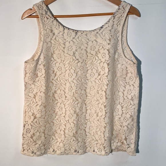 Volcom - Floral lace tank top. Size M - Picture 2 of 8
